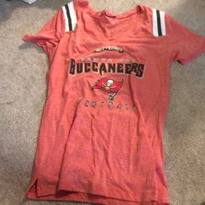 Tamp Bay Buccaneers v neck T-shirt
